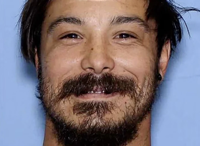 Police on hunt for Travis Decker accused of killing three daughters share sad update on search