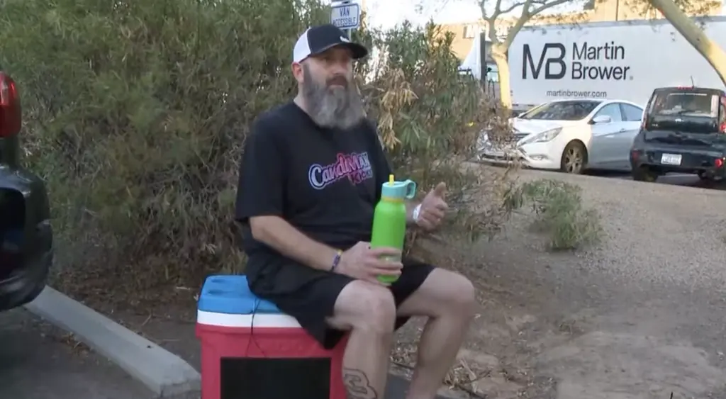 Arizona homeowner repeatedly fined $100 for giving out free bottles of water to local community