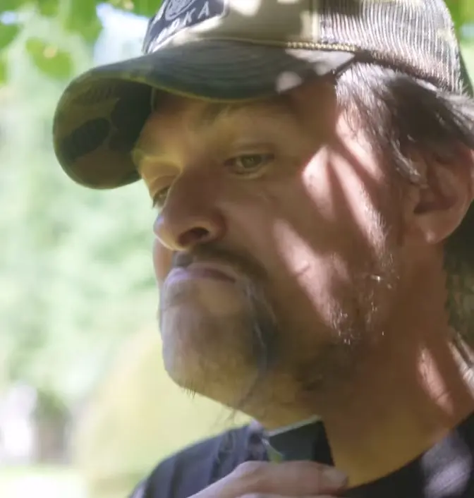 Hollywood legend looks unrecognizable after shaving off iconic beard for the first time in 6 years