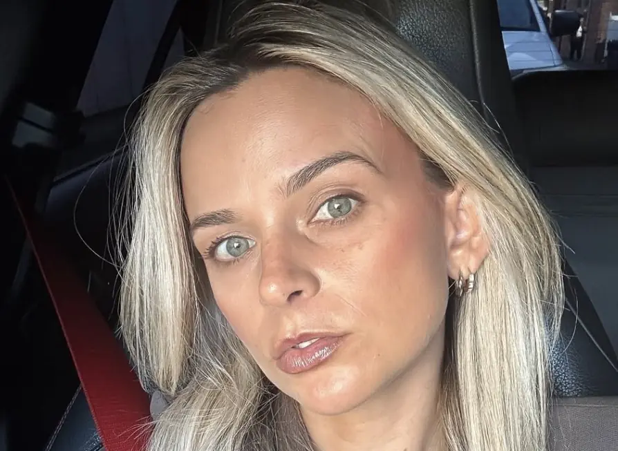 Mom battling stage 4 bowel cancer hits out at trolls who claim she looks 'fine' despite daily chemo