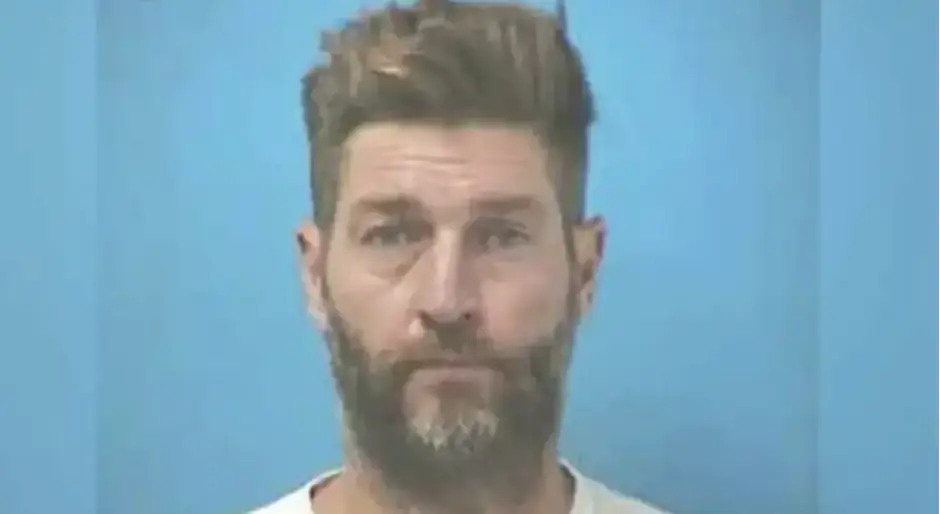 Ex-NFL quarterback Jay Cutler starts prison term after making plea deal