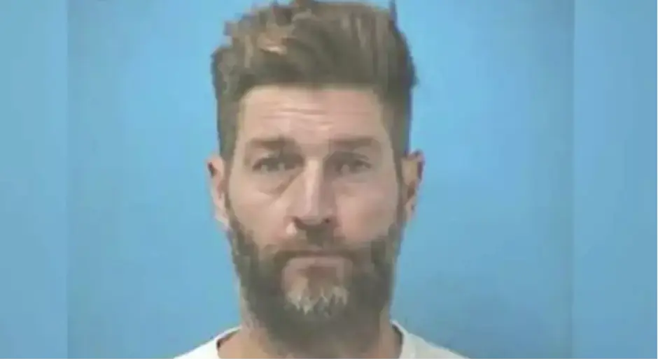 Ex-NFL quarterback Jay Cutler starts prison term after making plea deal