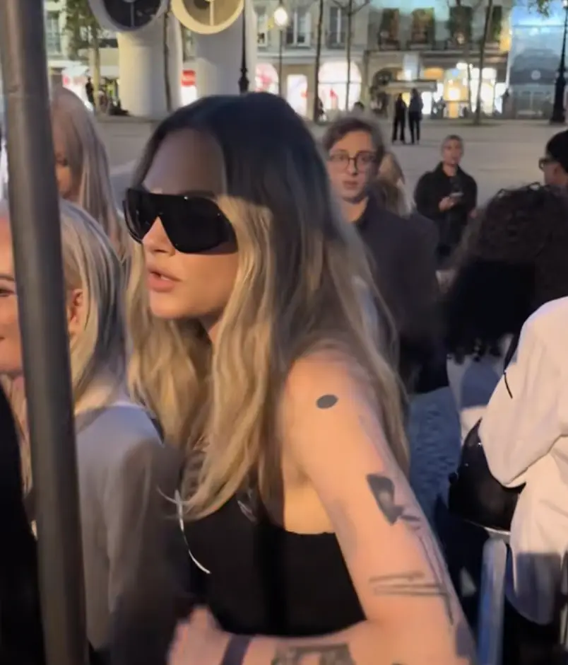 British celebrity says 'I'm just going to walk in' after staff failed to recognize her at Paris fashion week