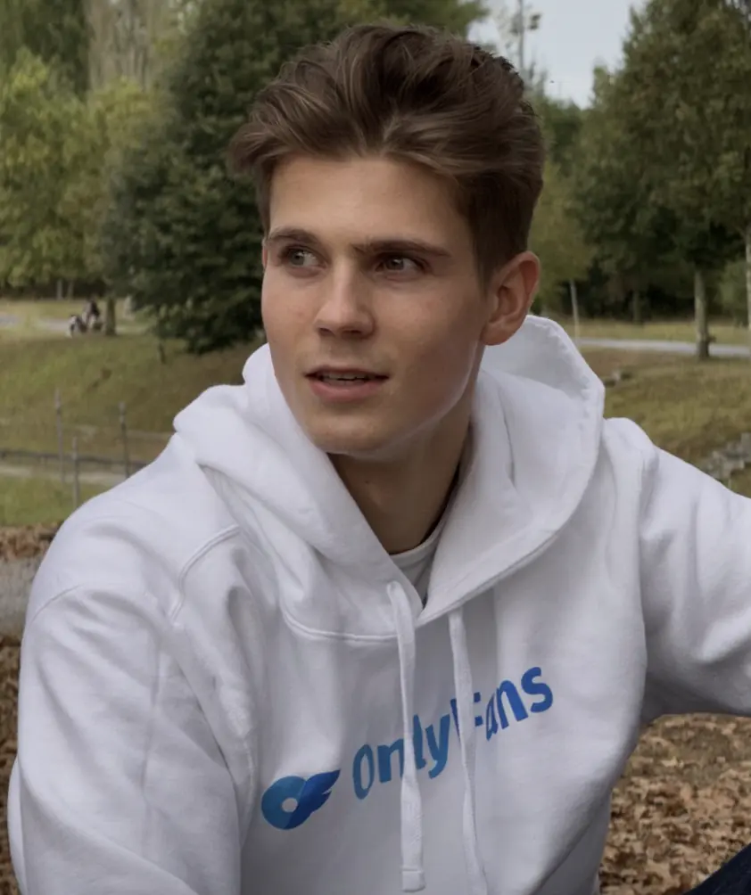 Credit: @kurtsadams / Instagram.