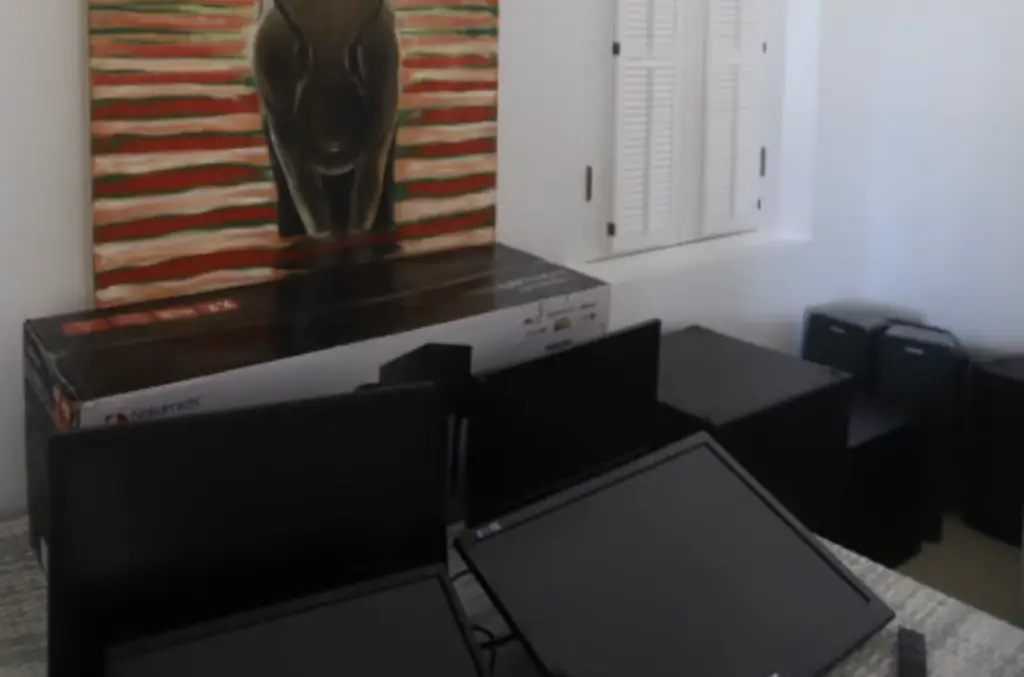 The stereo is a Nakamichi Shockwave 7.2 - a seven‑speaker, two‑subwoofer set-up. Credit: House Committee on Oversight and Government Reform