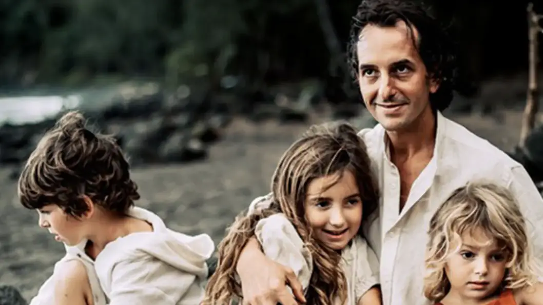 Nick Matrascusa and his three young children.