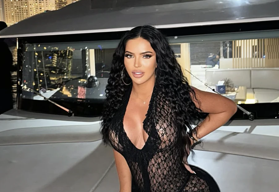 The Fashion Nova ambassador and influencer has over 260k followers on Instagram. Credit: Instagram/@klaudiaglam