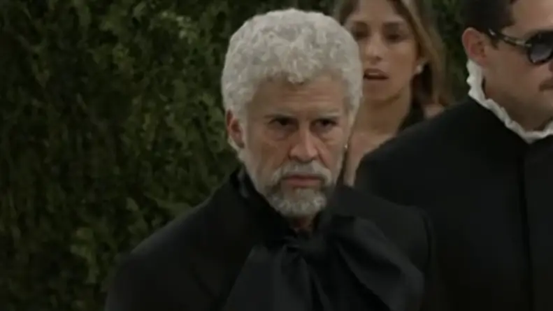 A-list music star looks unrecognizable with aged-up Met Gala look