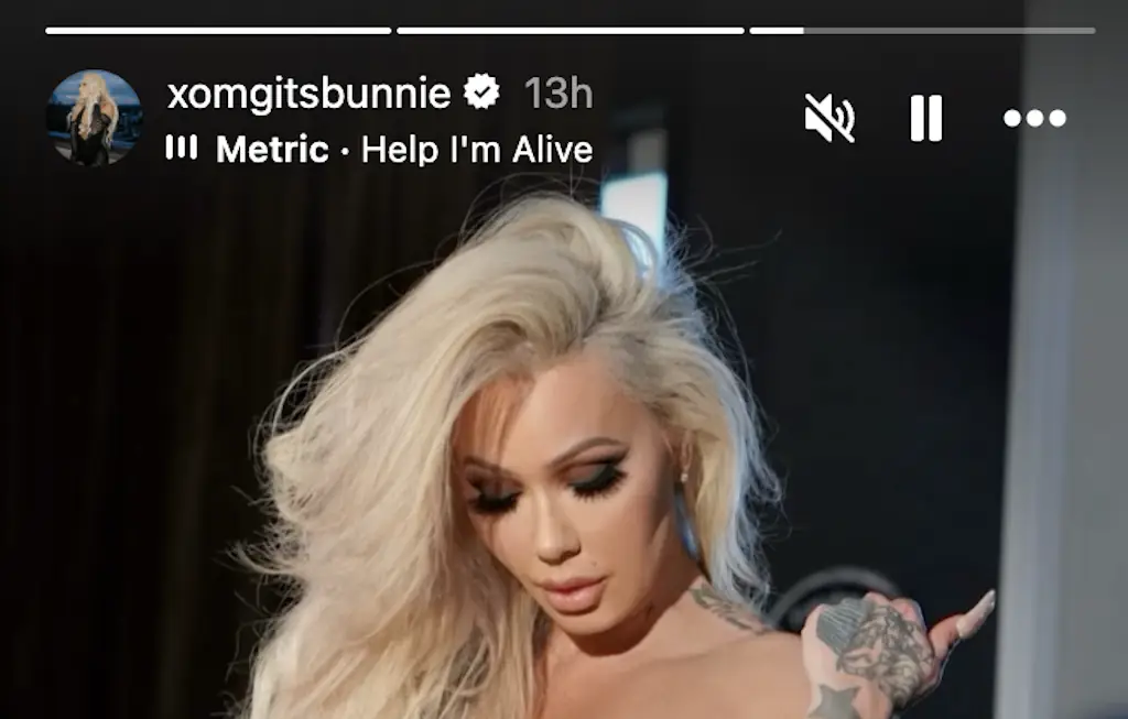 Bunnie Xo posted a photo of herself in lingerie. Credit: xomgitsbunnie / instagram 