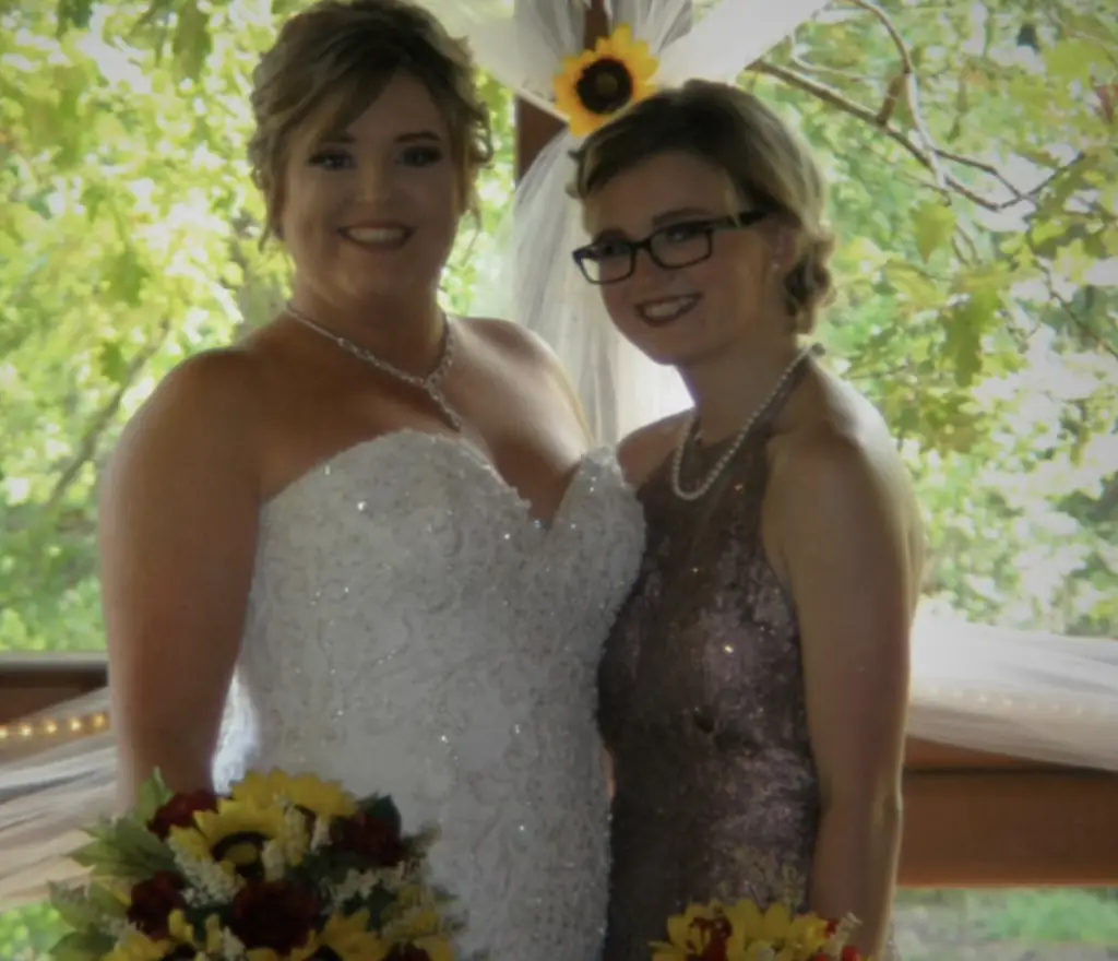 Reagan Simmons Hancock with her sister on her wedding day. Credit: Netflix