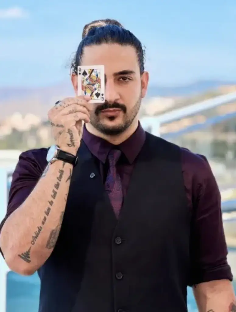 Hidden worked as a magician on cruise ships. Credit: Instagram / vvhappeningscast
