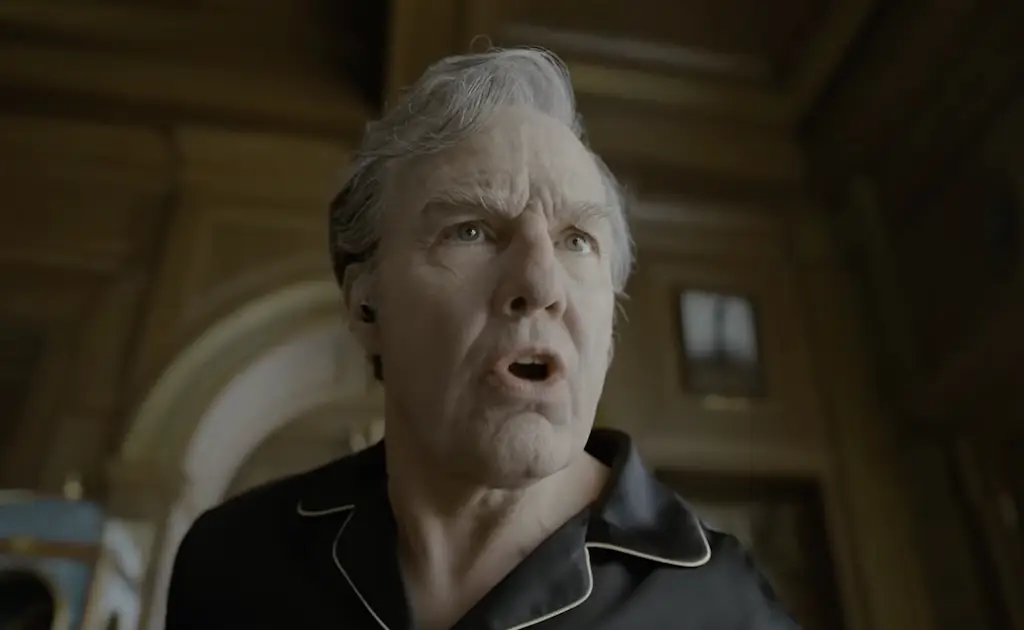 The Hollywood A-Lister is unrecognizable in his role. Credit: Warner Bros.