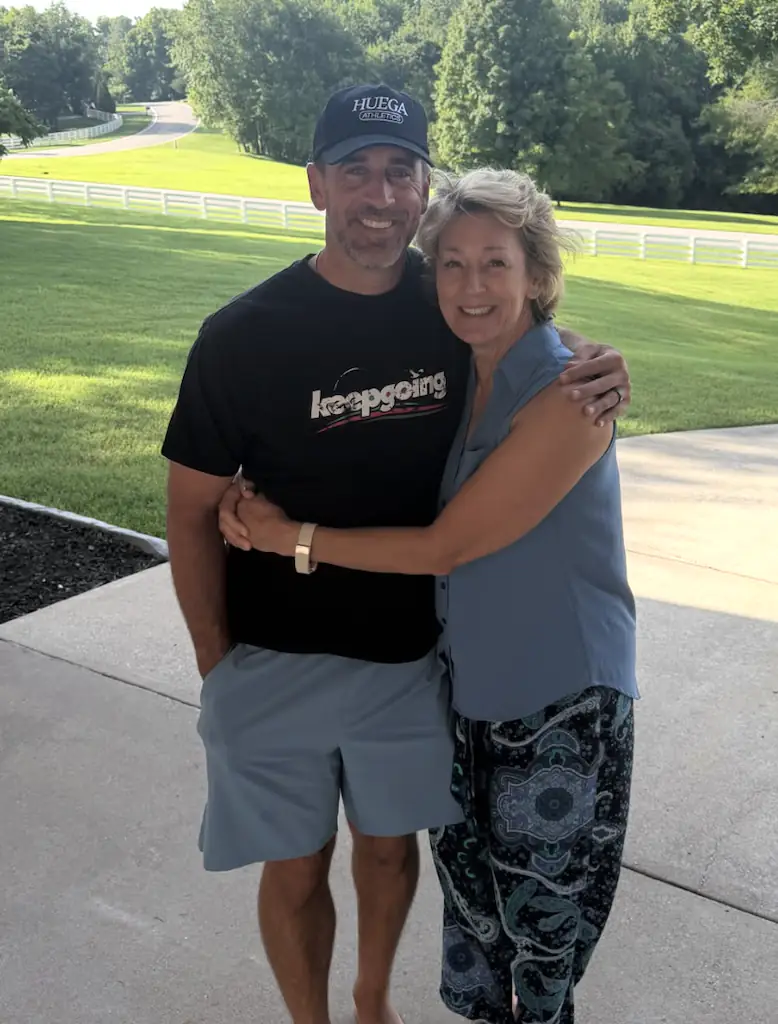 Aaron Rodgers and his mother in his new post. Credit: Instagram