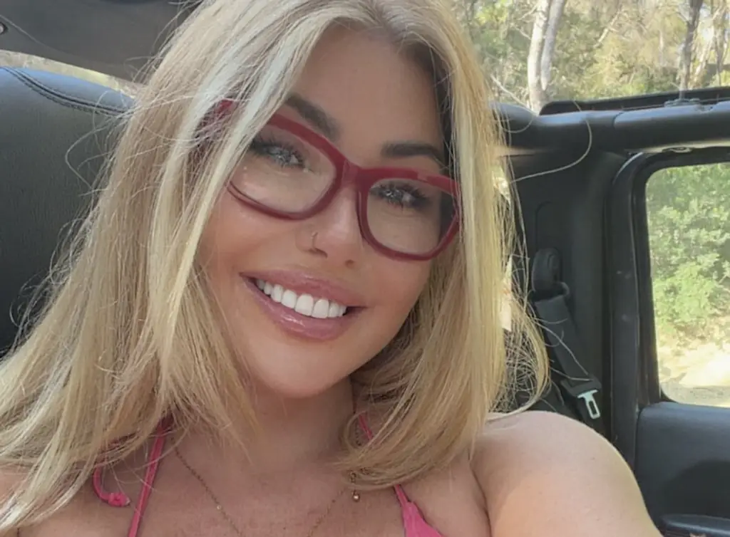 The adult content creator decided to marry herself. Credit: Instagram/@bonnielocketxox
