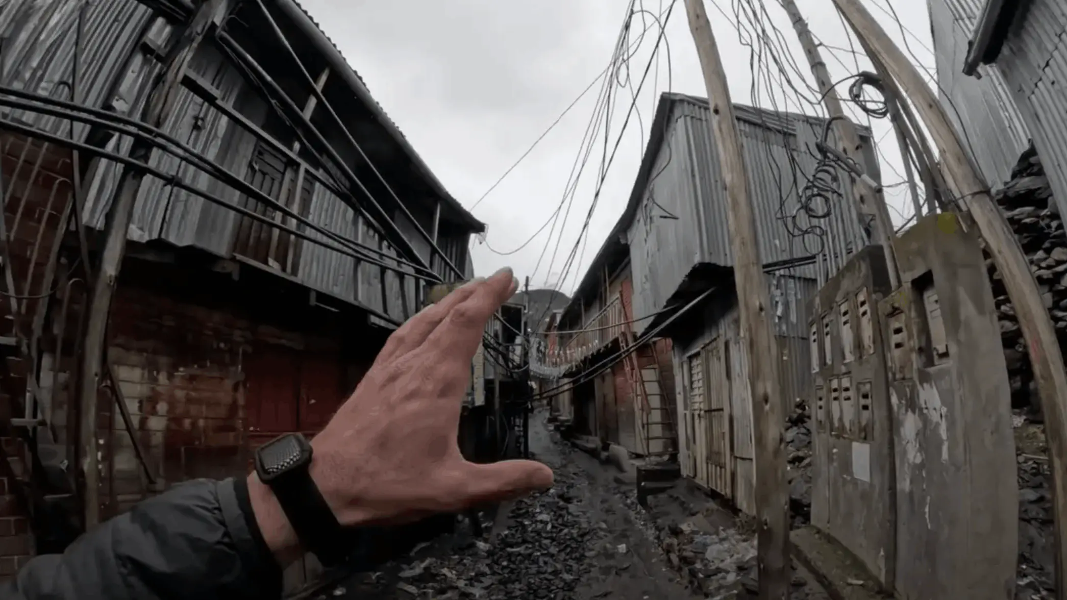 The streets of La Rinconada are known for being full of crime once dark hits. Credit: YouTube/Zazza The Italian
