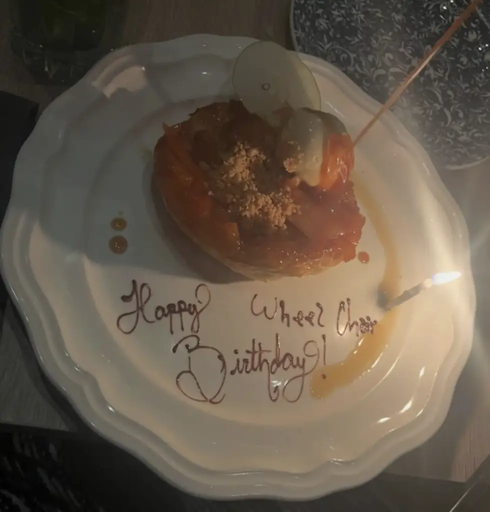 When the sweet treat arrived on the table, the pastry dish came decorated with the words 
