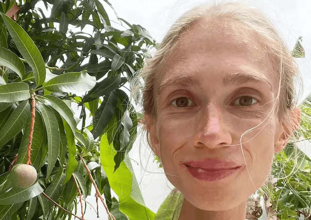 Karolina Krzyzak died weighing just 3.5 stone after partaking in a controversial 'fruitarian' diet. Credit: Karolina Krzyzak/Instagram
