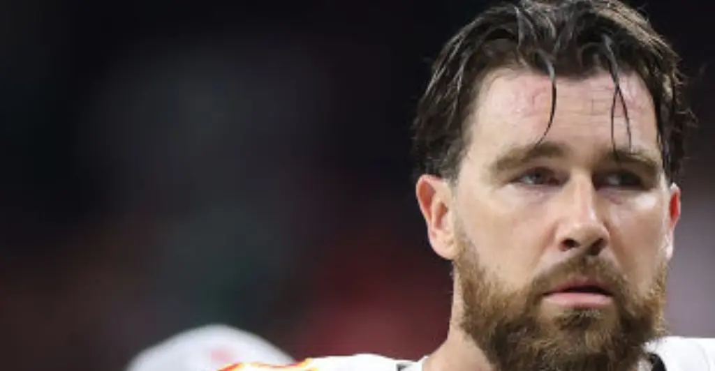 Super Bowl commentator makes brutal comment about Travis Kelce while Taylor Swift was on screen