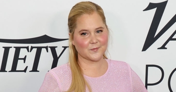 Amy Schumer says comments on her 'moon face' led to her being diagnosed with rare disorder