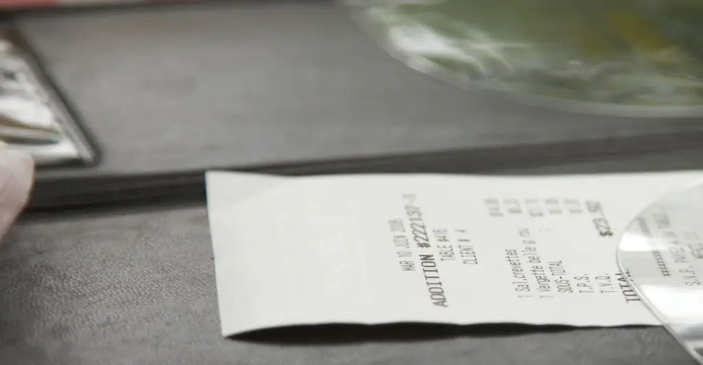 'Pathetic' streamer banned after allegedly taking homeless woman out on a date and then leaving her with the check