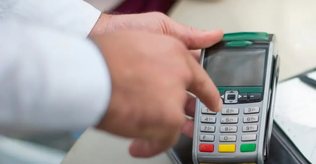 Man was finally arrested after faking a heart attack twenty times to avoid paying restaurant bills