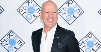 Bruce Willis makes rare Instagram appearance in sweet Thanksgiving post with his daughters