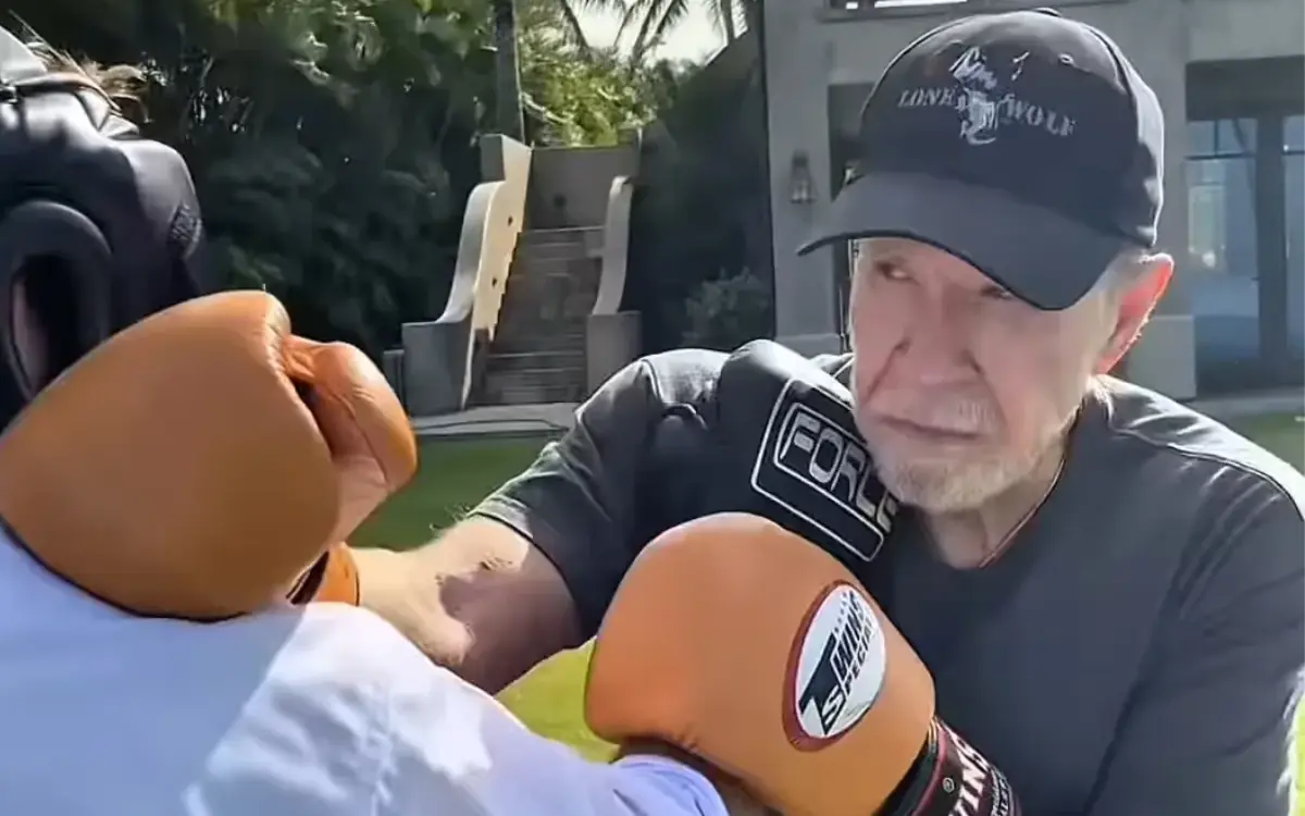 Norris was keeping fit even into his late 80s (Picture: Instagram/Chuck Norris)