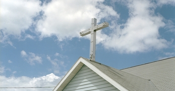 Video shows moment South Carolina pastor tells his congregation that his wife died by suicide