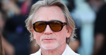 Hollywood megastar stuns fans with almost unrecognizable new look