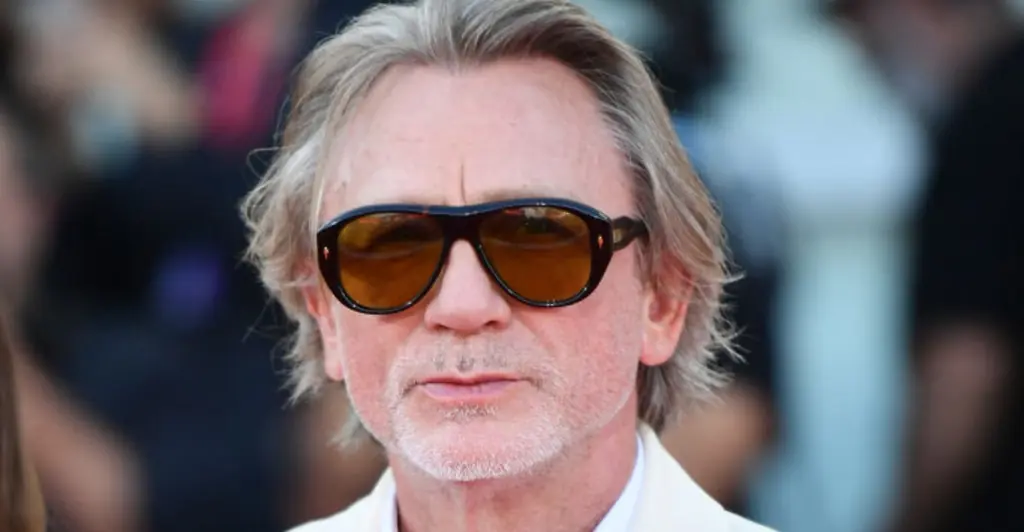 Hollywood megastar stuns fans with almost unrecognizable new look