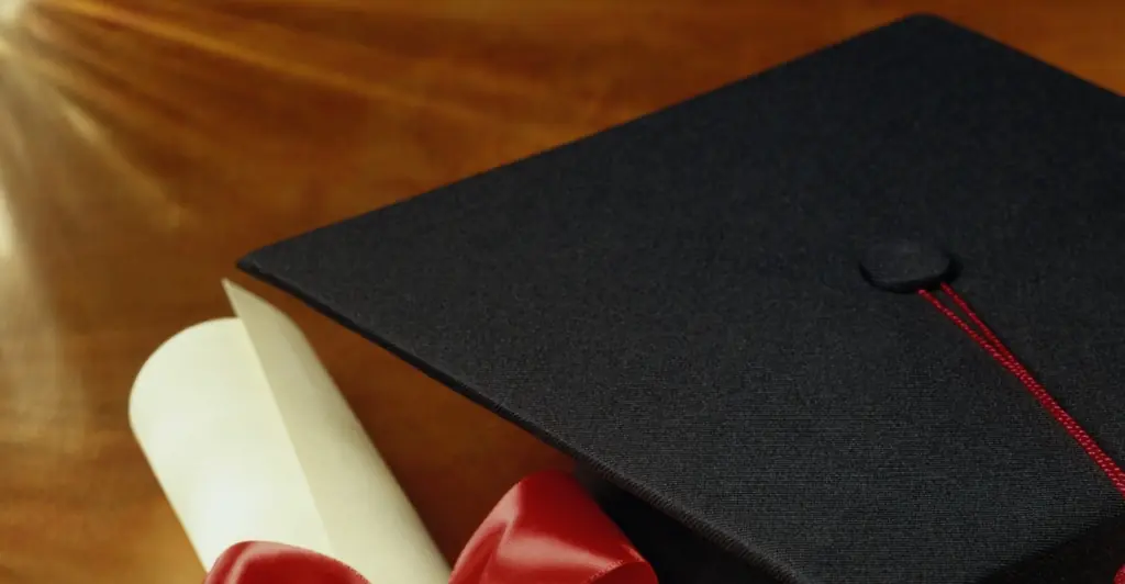 Dad who shoved superintendent during daughter's graduation explains why he stopped him shaking her hand