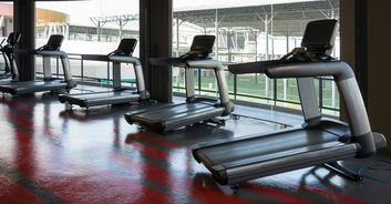 Streamer's gym 'prank' swiftly backfires as social media takes sides