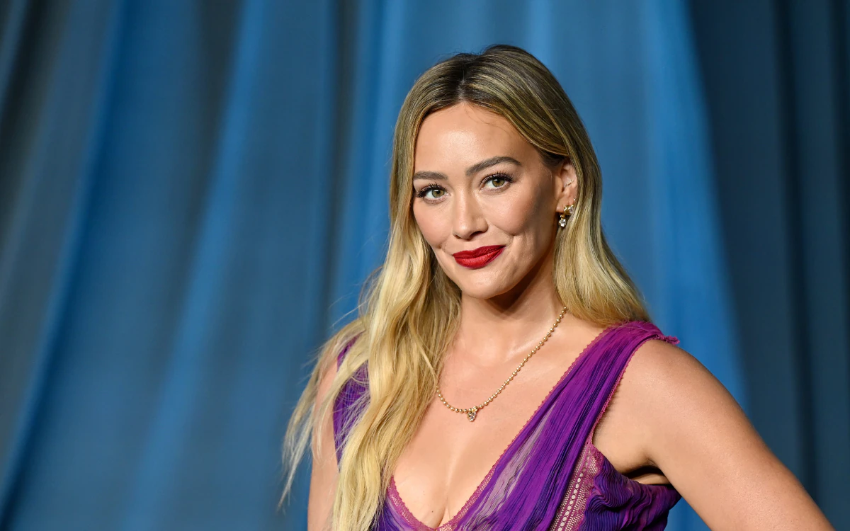 hilary duff aaron carter.png