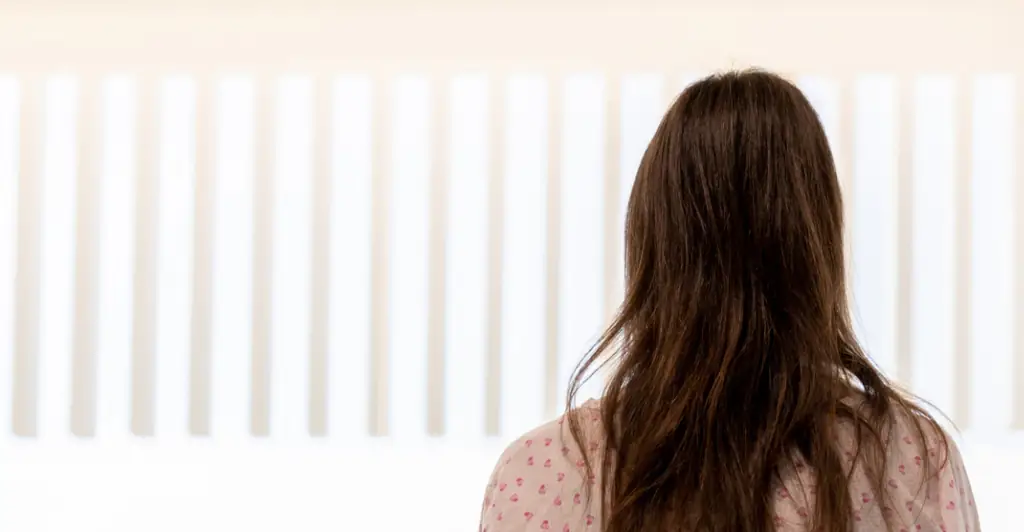 Woman who was diagnosed with terminal cancer at 34 reveals the subtle signs she ignored for months