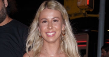 'Hawk Tuah Girl' Hailey Welch gets painfully awkward crowd reaction during country music festival performance