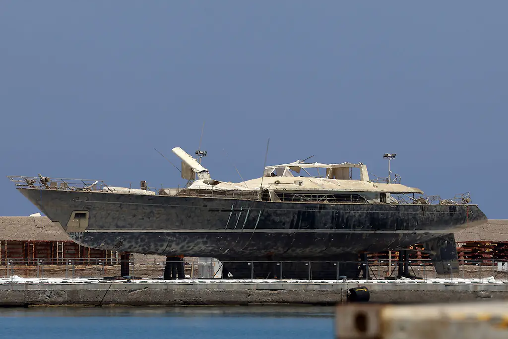 The wreck of the Bayesian superyacht. Credit: IMAGO/Pacific Press Agency