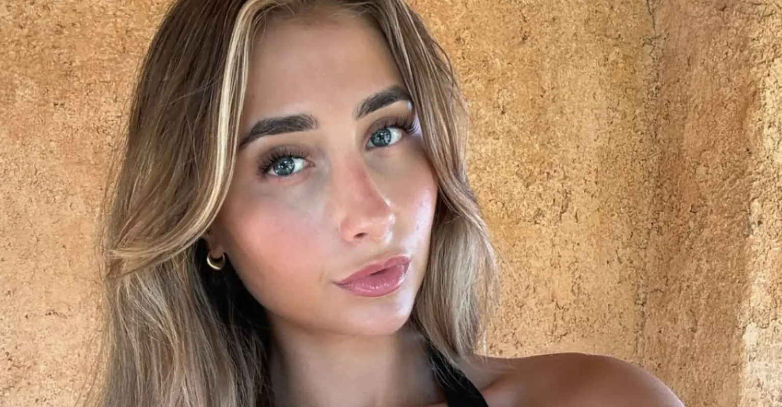 OnlyFans star Lily Phillips horrifies internet with X-rated act out in public: 'This should be illegal'