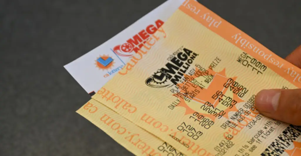 Winner of $1.35 billion MegaMillions jackpot is sued by his family for 'breaking promise to share prize'