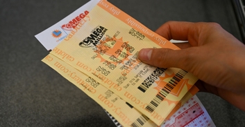 Winner of $1.35 billion MegaMillions jackpot is sued by his family for 'breaking promise to share prize'
