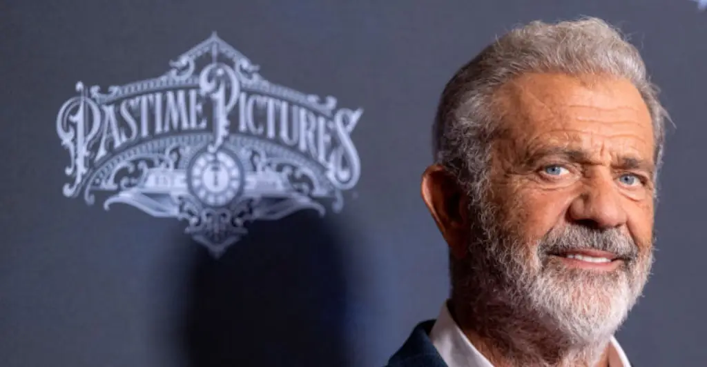 Mel Gibson's LA home destroyed while he was recording Joe Rogan podcast