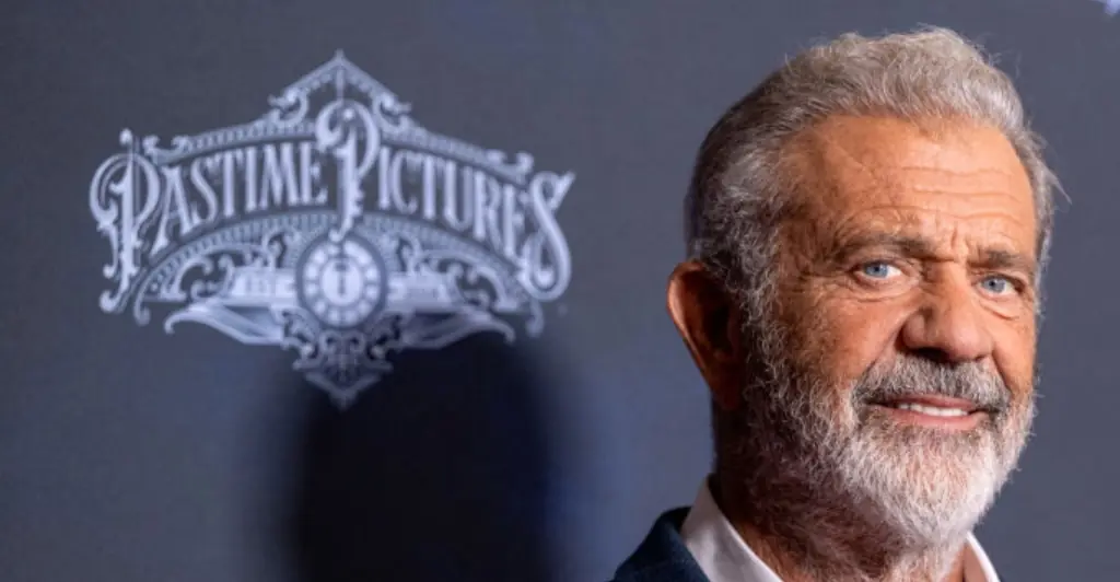 Mel Gibson's LA home destroyed while he was recording Joe Rogan podcast