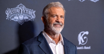 Mel Gibson's LA home destroyed while he was recording Joe Rogan podcast