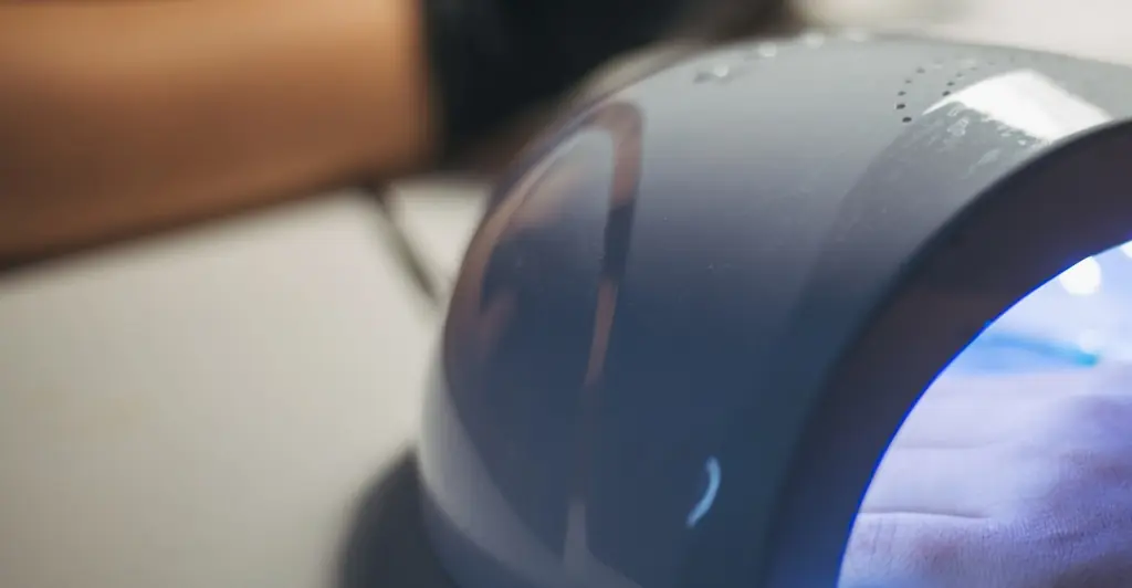 Woman with 4-ft-long nails reveals horrifying answer to the question everyone is always asking