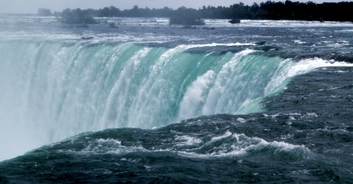 Story of the horrifiying discovery made by engineers after completely shutting down water flow at Niagara Falls