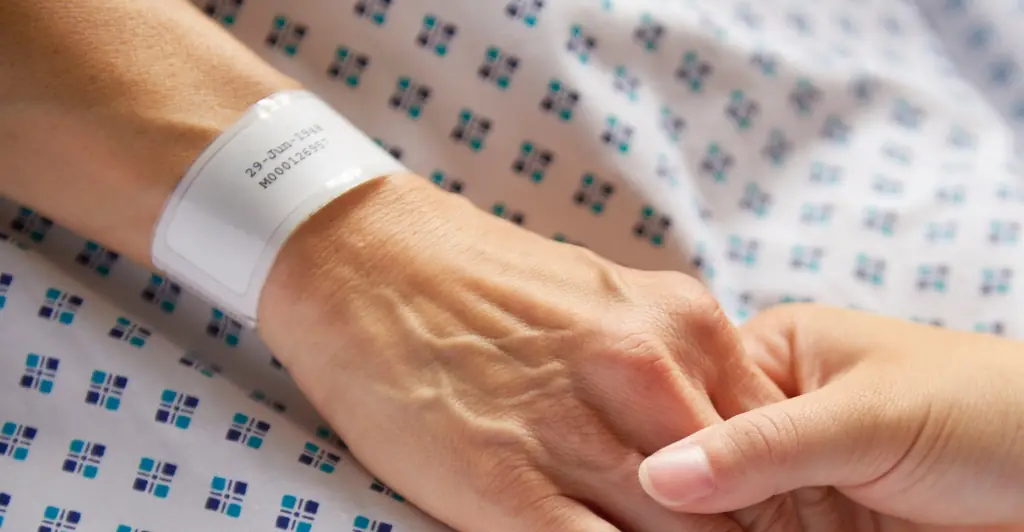 Hospice nurse reveals 12 signs that somebody could be '1-3 months away from death'