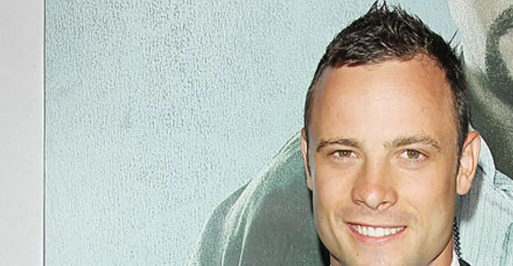 Reeva Steenkamp's mom warns Oscar Pistorius's new girlfriend he's 'still a danger to women'