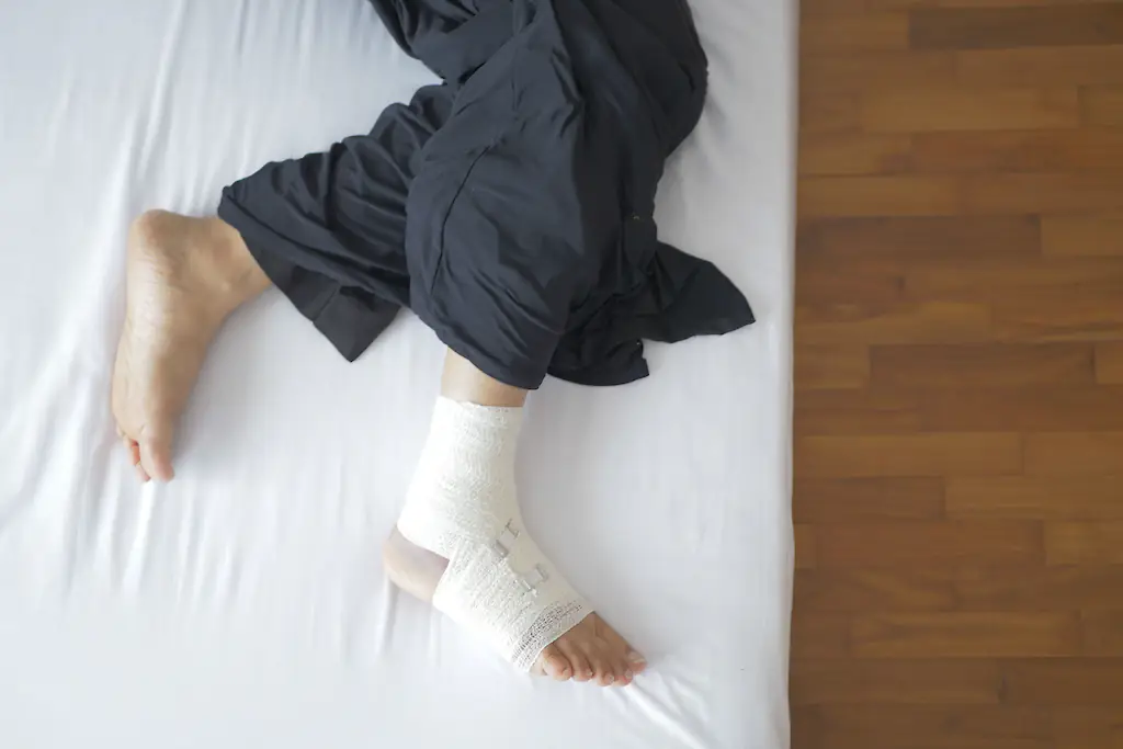 A doctor has explained why some people seem to go through life without ever breaking a bone. Credit: Pexels.
