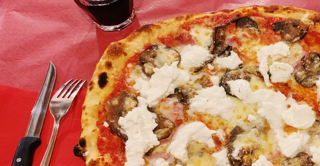 Teen girl, 14, collapses and dies after eating pizza with family while on vacation in Rome