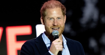 Prince Harry screams in terror taking on 'haunted' attraction with Jimmy Fallon