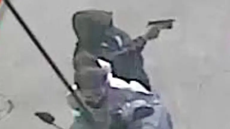 A photograph of the two perpetrators. Credit: Crime Stoppers